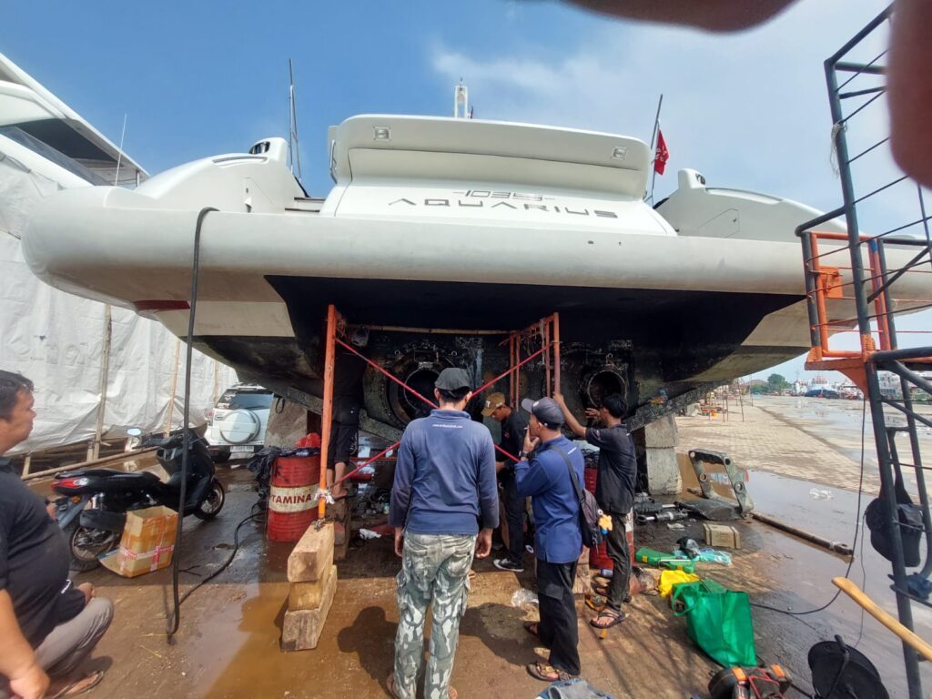 Drydock in Progress (KMI) Engine check