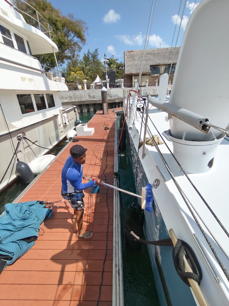 Hull & Body Cleaning Process